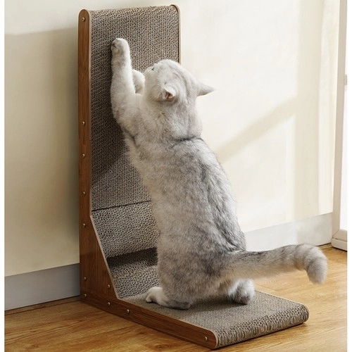 Hoekkrabpaal voor katten met balletje