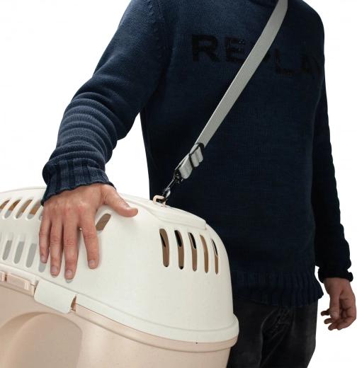 Hands-free thanks to shoulder carry