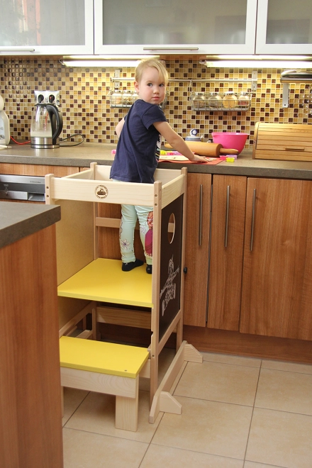 Safe access to the kitchen counter