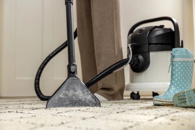 Efficient cleaning of textile surfaces