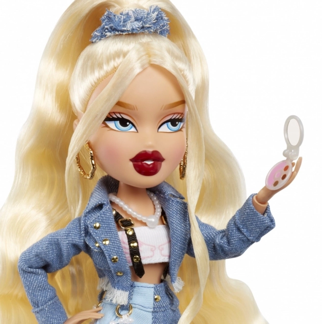 Bratz Cloe Fashion Doll