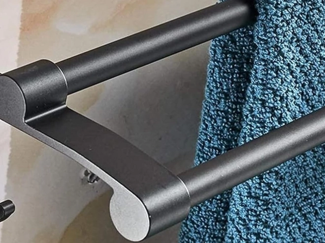 Dubbele wandhanddoekhouder, zwart metaal, 58,6 cm