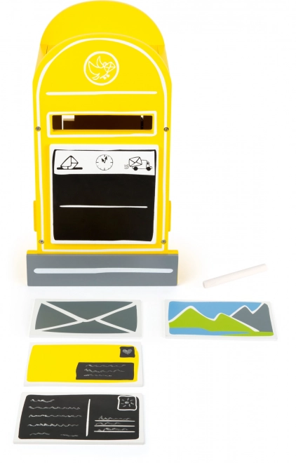 Boîte aux lettres en bois avec lettres