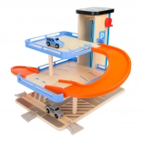 Small foot garage en bois à étages avec ascenseur