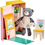 Ourse en peluche dans l’atelier de peinture PETIT COLLAGE