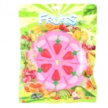 Plastikkuchen mit Messer