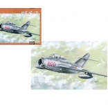 Plastic model airplane MiG-15 UTI 1:72