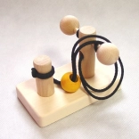 Puzzel Verborgen balletje – houten logische rebus