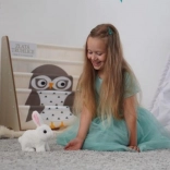 Lapin en peluche interactif à piles