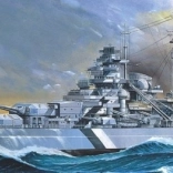 Plastic model of the battleship Tirpitz 1:800